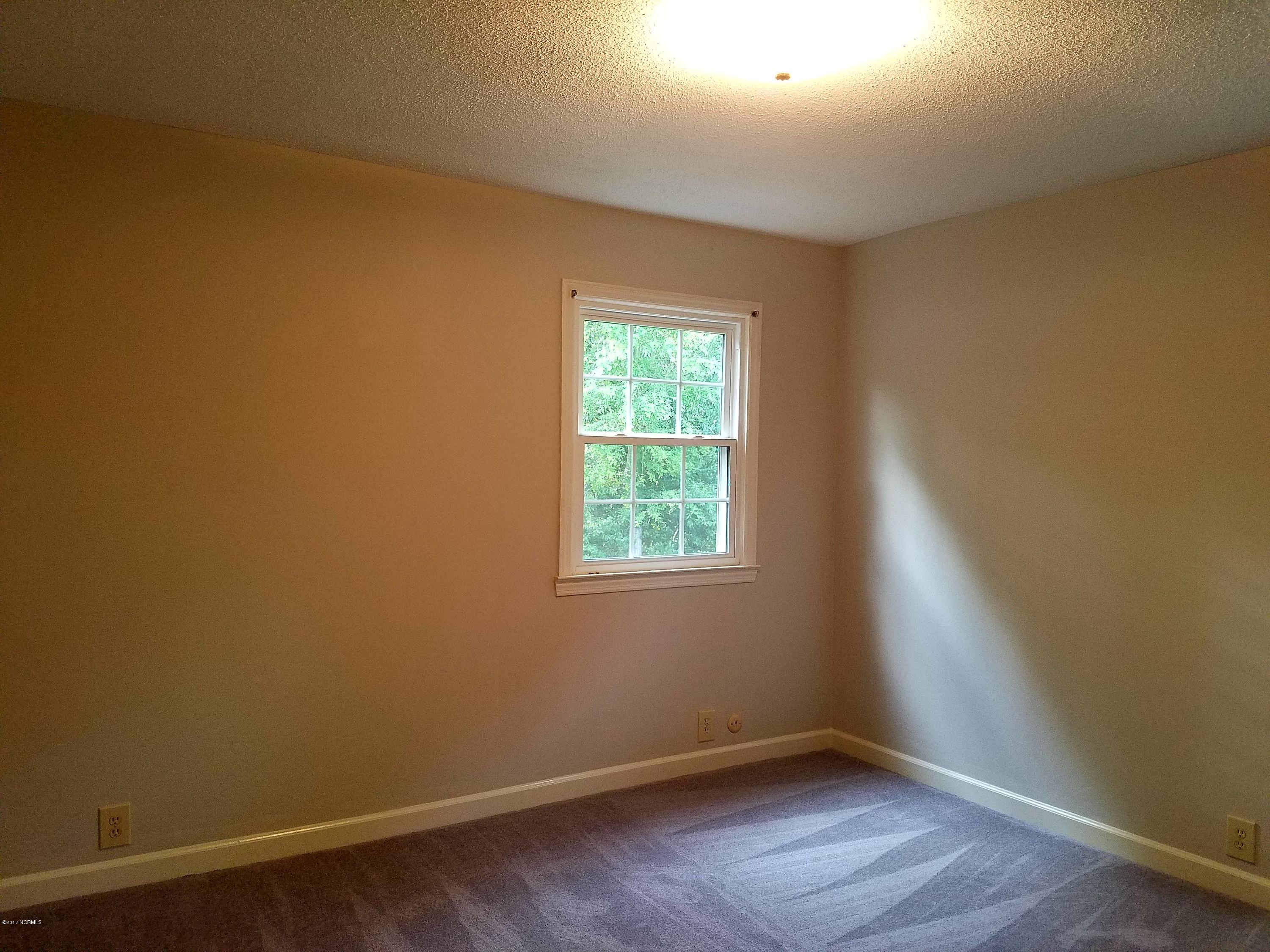 405 Lansdowne Road Wilmington, NC 28409 - Photo 15 of 29 bedroom