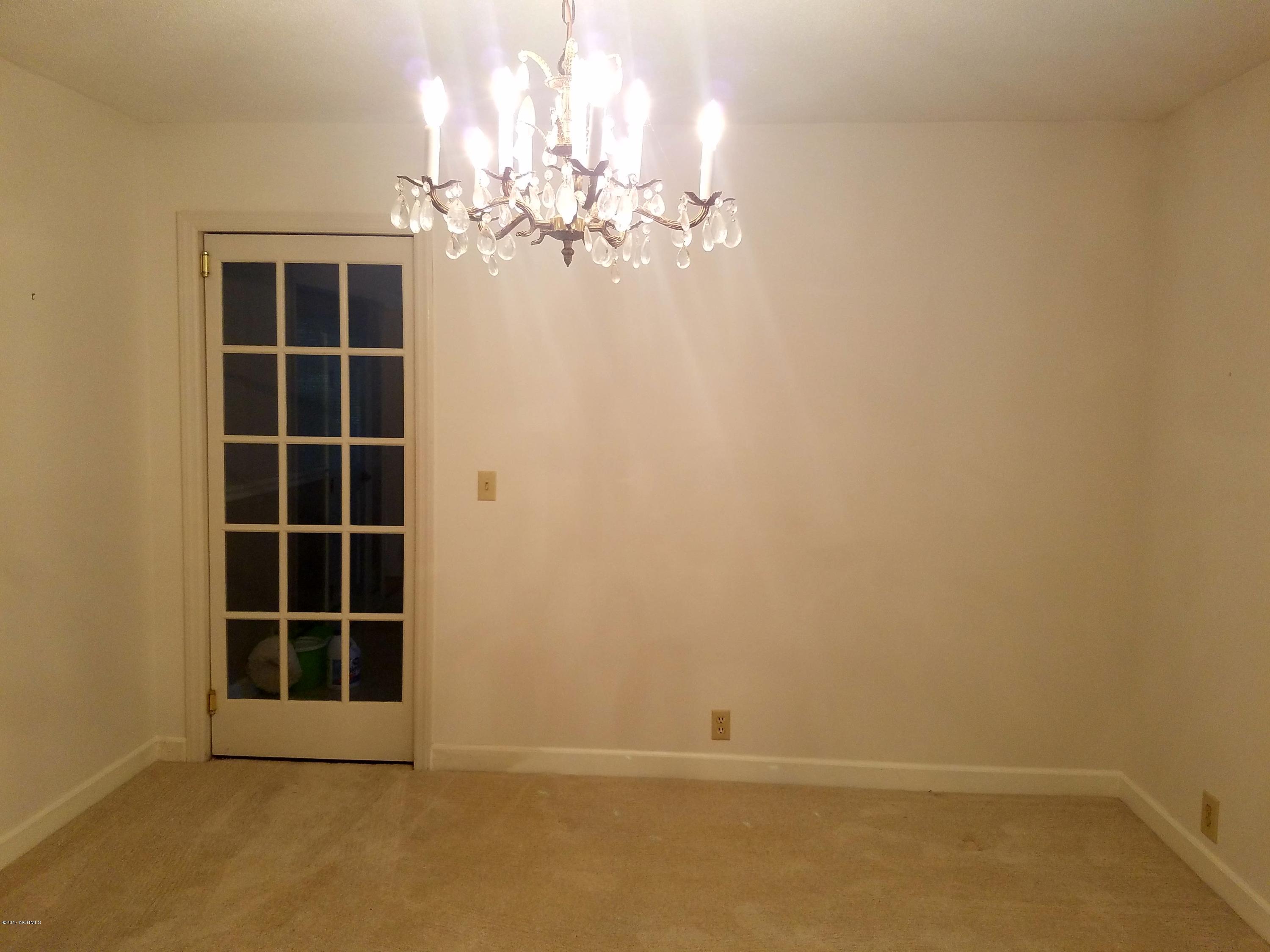 405 Lansdowne Road Wilmington, NC 28409 - Photo 7 of 29 dining