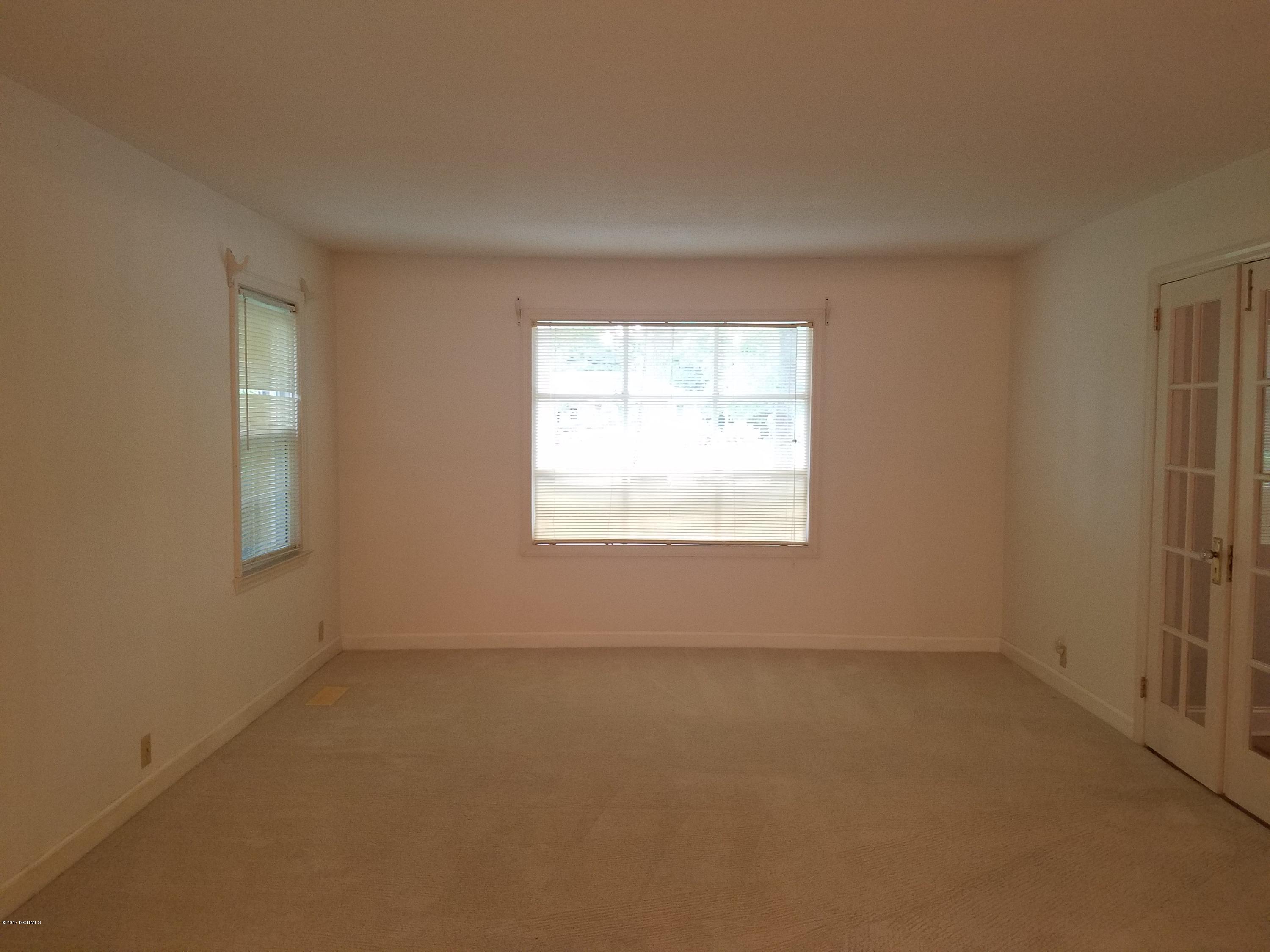 405 Lansdowne Road Wilmington, NC 28409 - Photo 8 of 29 multi use room