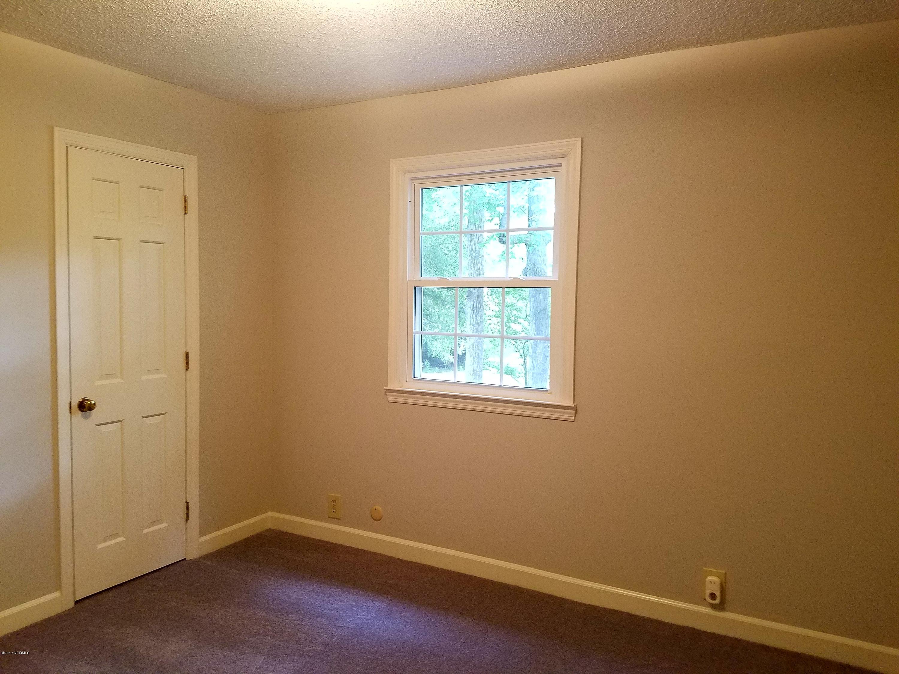 405 Lansdowne Road Wilmington, NC 28409 - Photo 9 of 29 bedroom