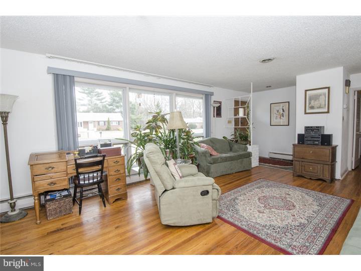 320 West Rose Valley Road Wallingford, PA 19086 - Photo 3 of 25 Living Room