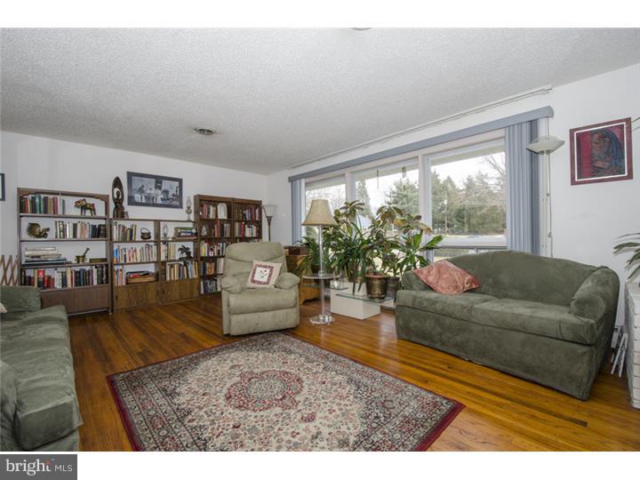 320 West Rose Valley Road Wallingford, PA 19086 - Photo 4 of 25 Living Room