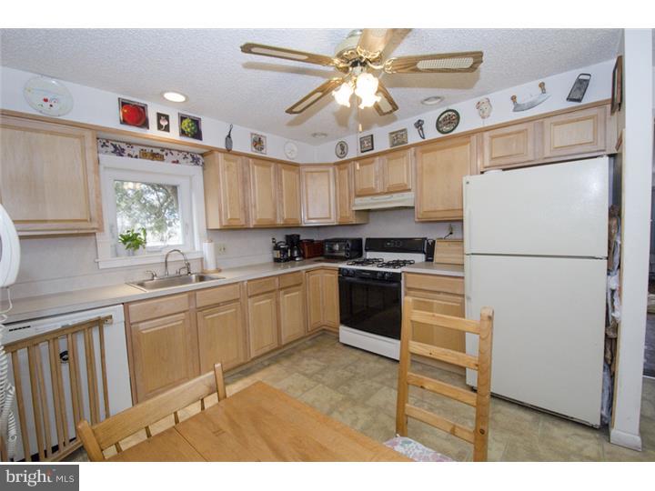 320 West Rose Valley Road Wallingford, PA 19086 - Photo 6 of 25 Kitchen