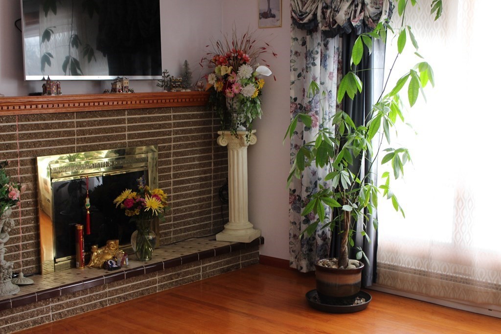 108 Kathleen Street Springfield, MA 01119 - Photo 3 of 20 Gallery Image 3