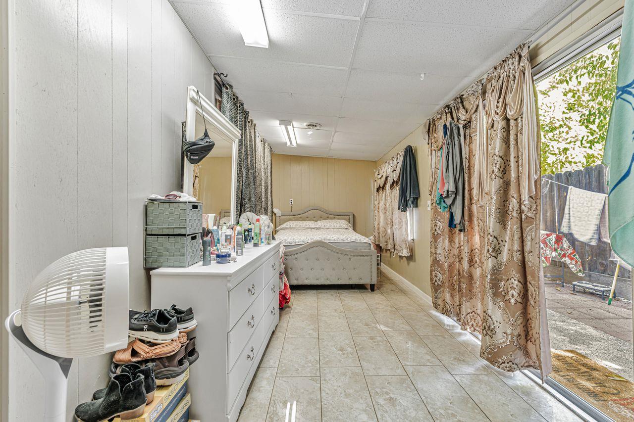 2210 San Blas Court Modesto, CA 95355 - Photo 22 of 28 a en suite spacious bathroom with a double vanity sink and a mirror