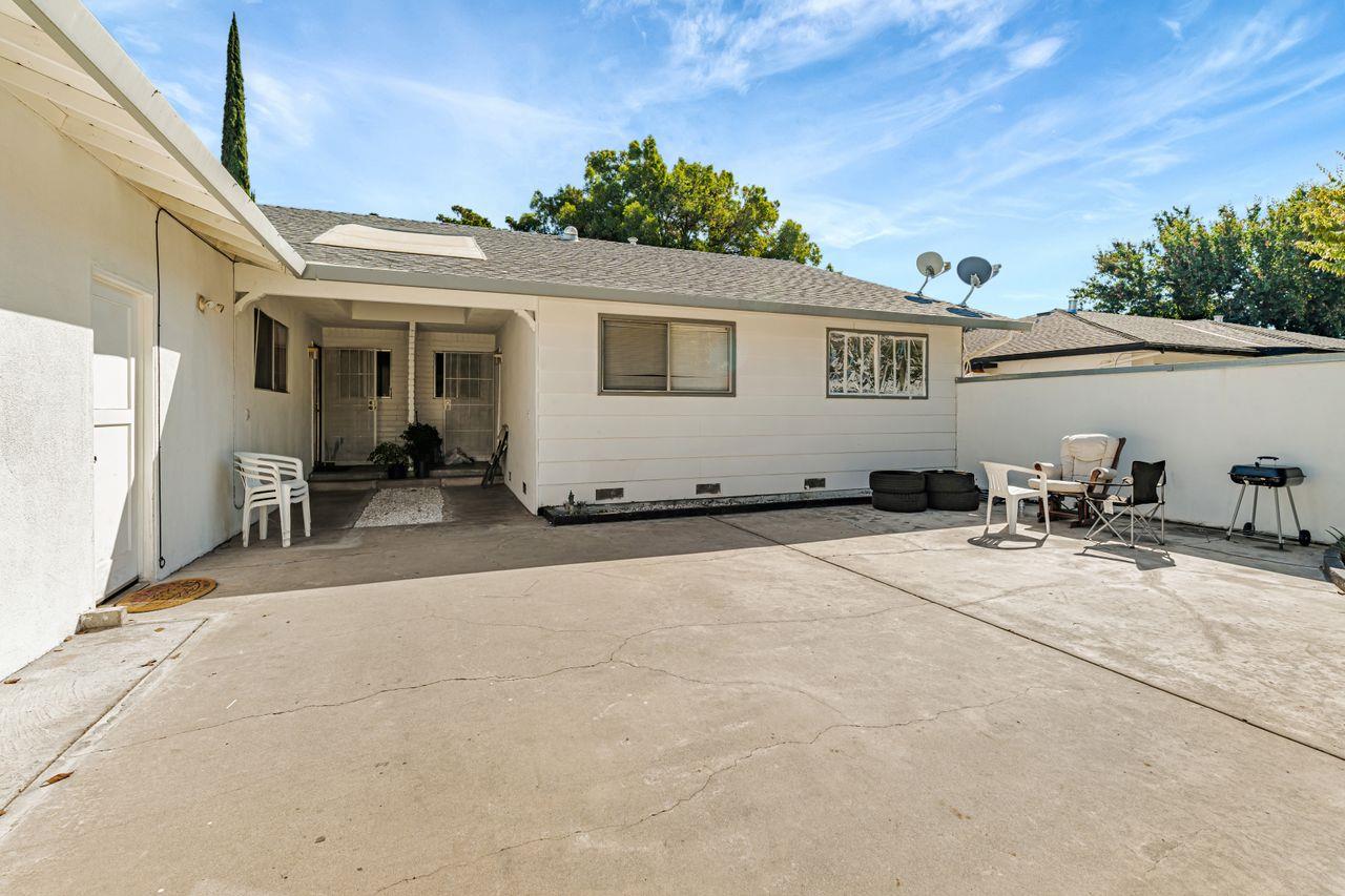 2210 San Blas Court Modesto, CA 95355 - Photo 5 of 28 a view of a house with backyard and sitting area