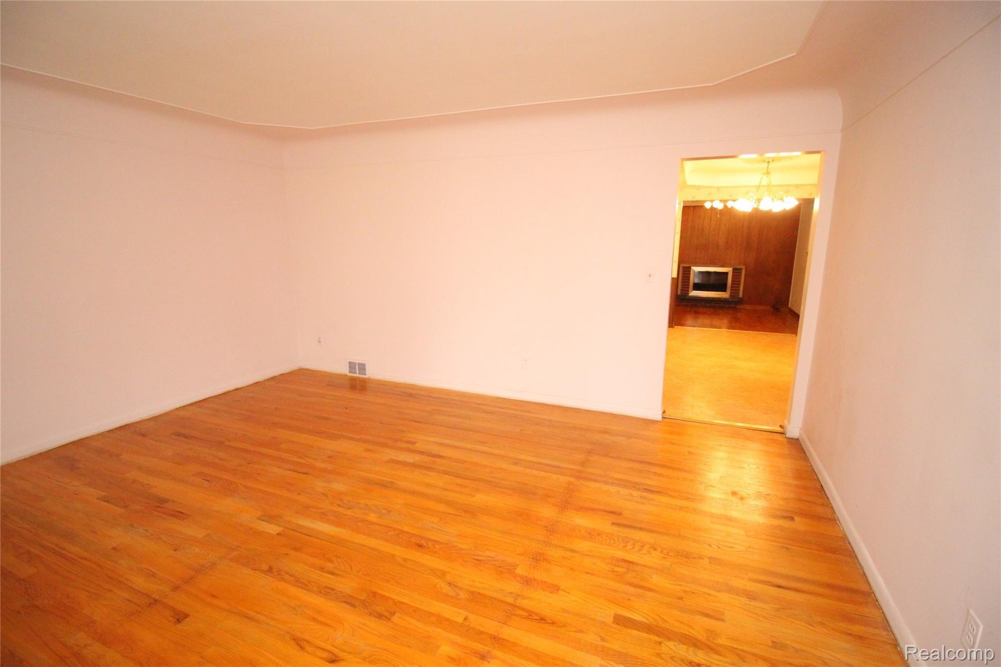 8650 Chicago Road Warren, MI 48093 - Photo 9 of 32 IMG_1472.JPG