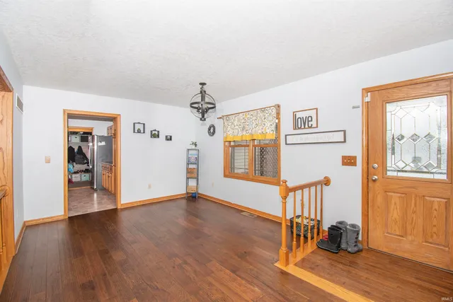 $449,900 | 7075 North 20th Road West, Howe, IN 46746