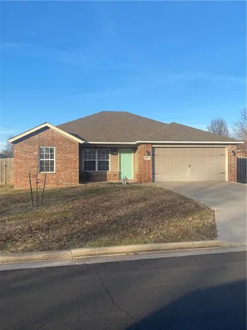 $215,000 | 1631 Kent Drive, Webb City, MO 64870