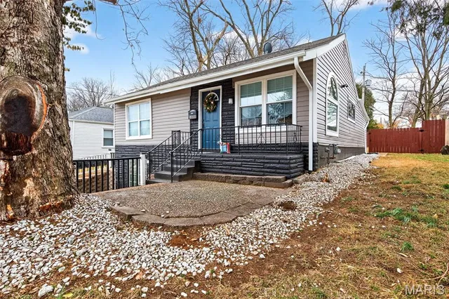 $239,900 | 10000 Lackland Road, Overland, MO 63114