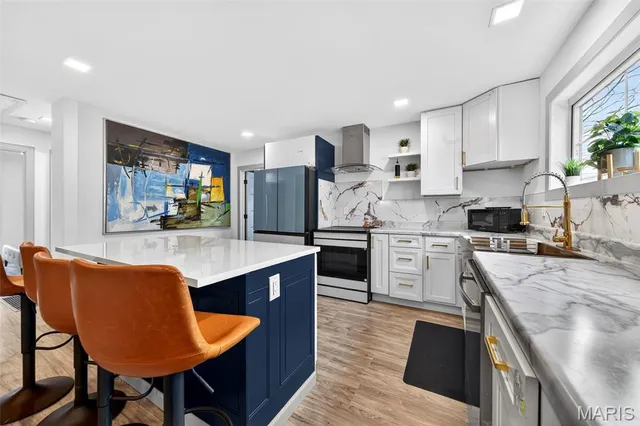 $239,900 | 10000 Lackland Road, Overland, MO 63114