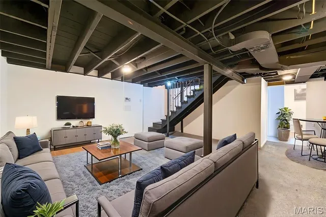 $239,900 | 10000 Lackland Road, Overland, MO 63114