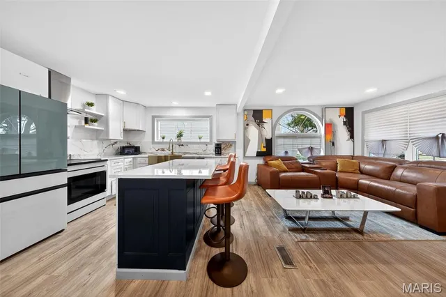 $239,900 | 10000 Lackland Road, Overland, MO 63114