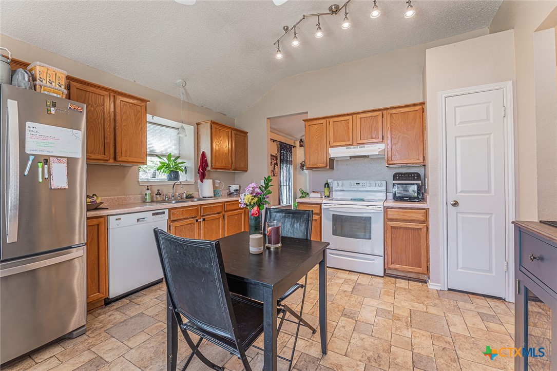 4307 Frontier Trail Killeen, TX 76542 - Photo 12 of 31