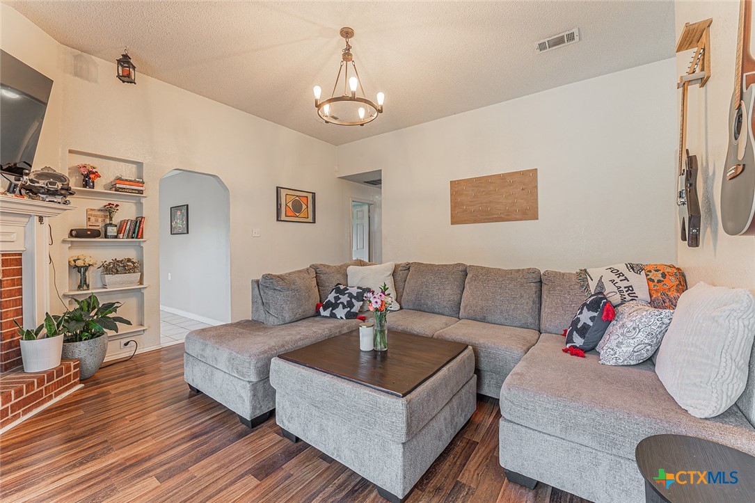 4307 Frontier Trail Killeen, TX 76542 - Photo 7 of 31