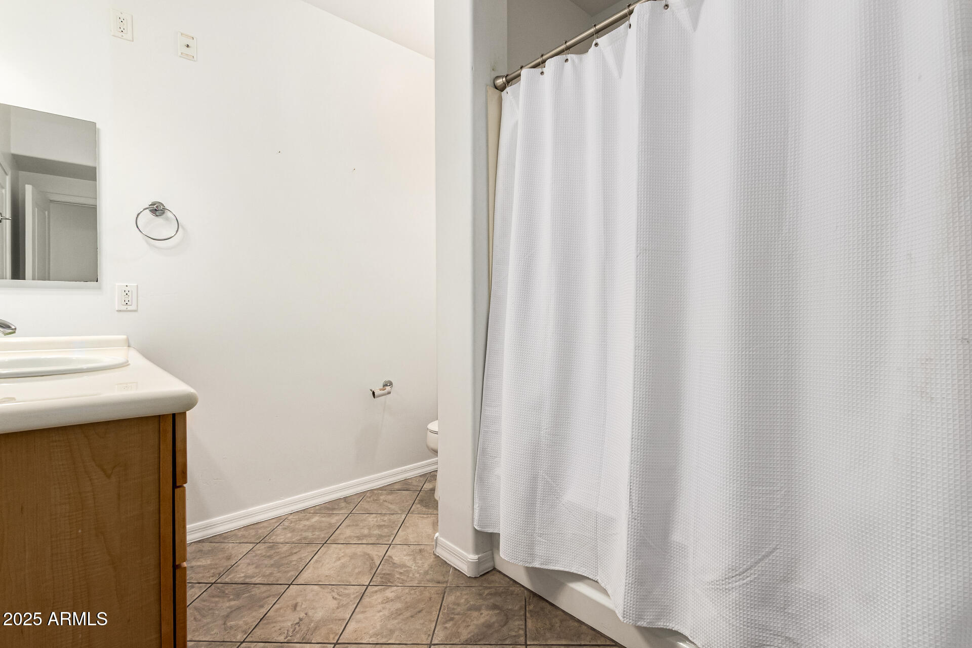 20660 North 40th Street, Unit 2120 Phoenix, AZ 85050 - Photo 20 of 39 a view of a utility room with a sink