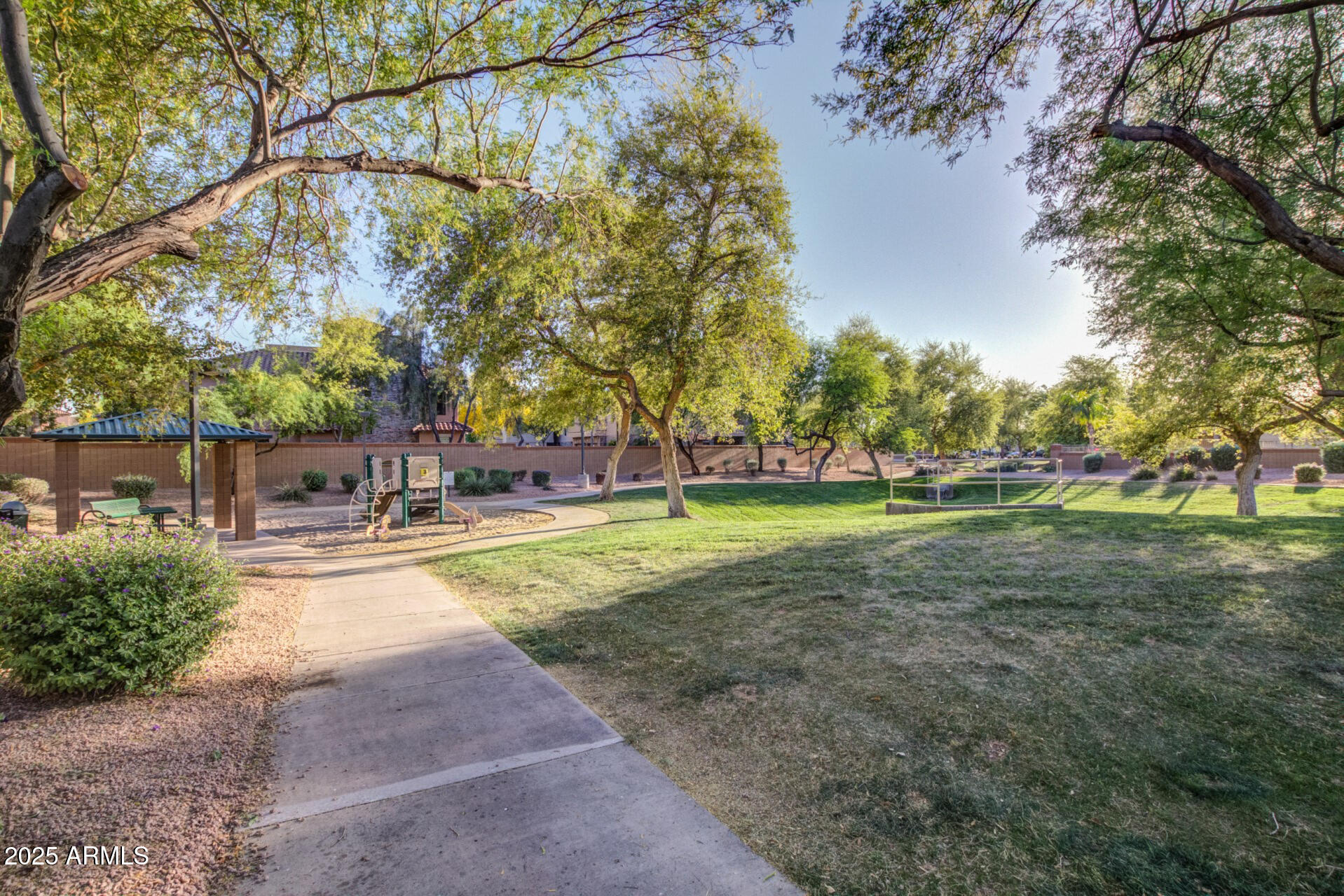 20660 North 40th Street, Unit 2120 Phoenix, AZ 85050 - Photo 26 of 39 a view of backyard with green space