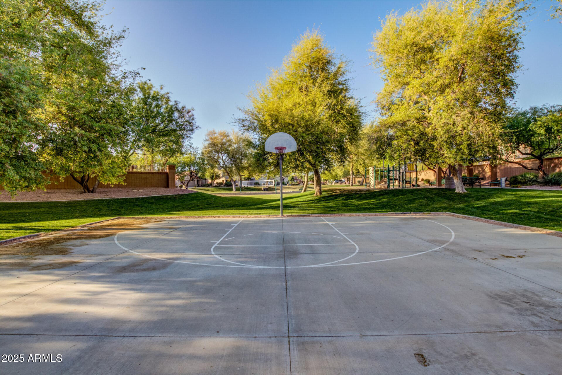 20660 North 40th Street, Unit 2120 Phoenix, AZ 85050 - Photo 32 of 39 a view of a basketball court