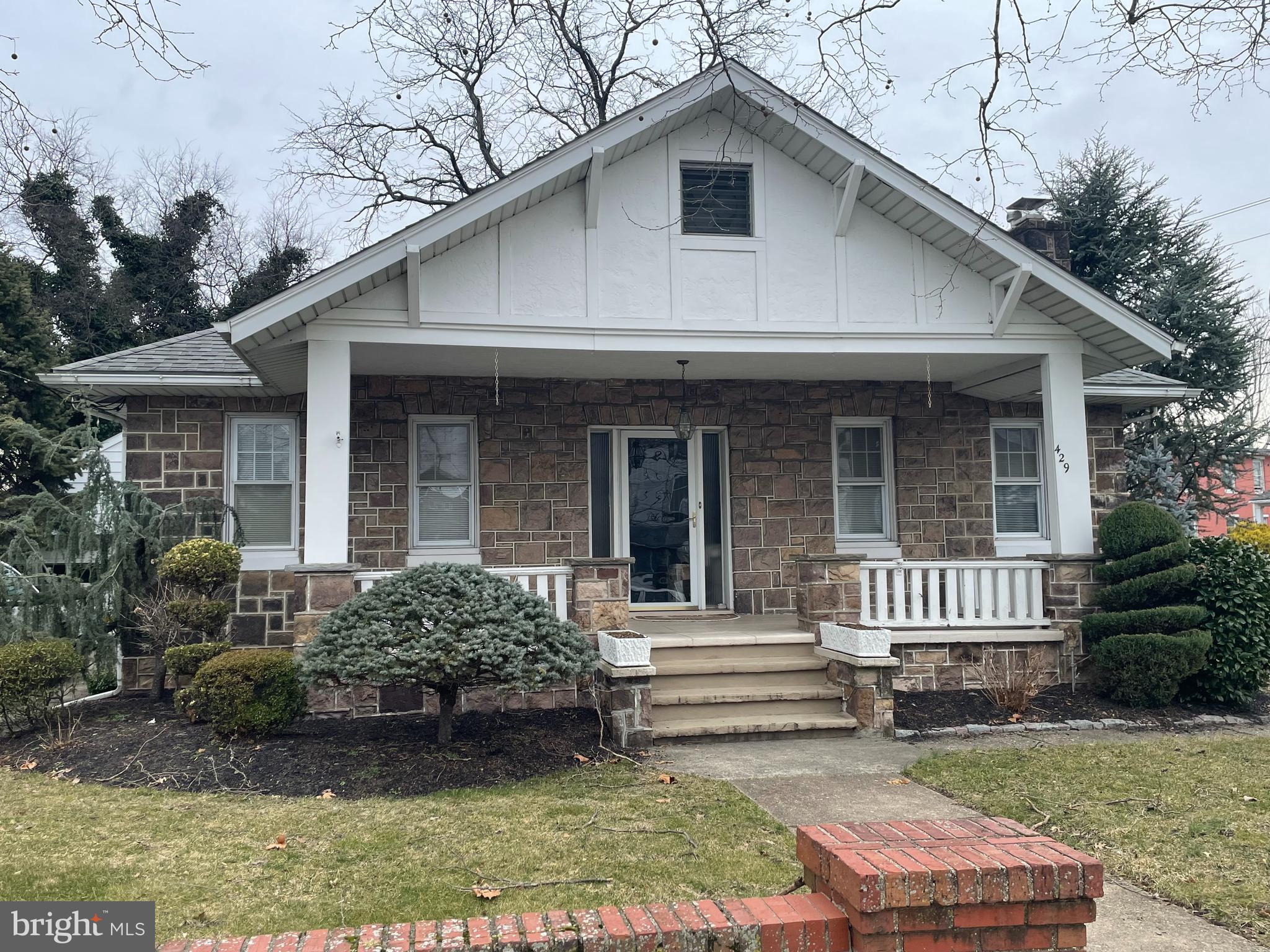 429 Delaware Avenue Riverside, NJ 08075 - Photo 1 of 48