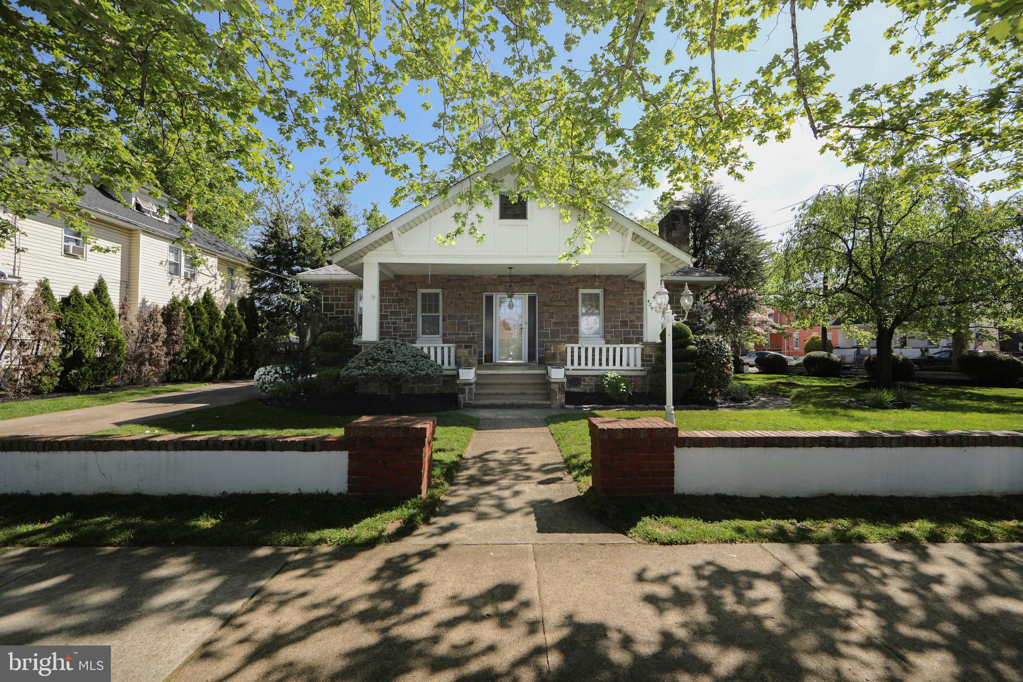 429 Delaware Avenue Riverside, NJ 08075 - Photo 2 of 48