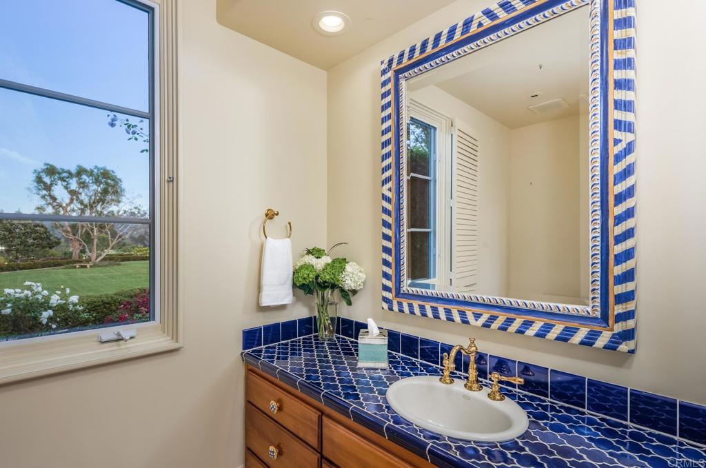 4843 La Jacaranda Rancho Santa Fe, CA 92067 - Photo 32 of 61 Guest en suite bath