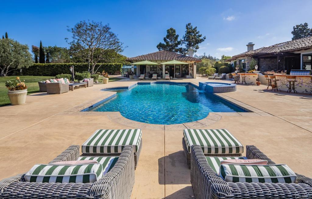 4843 La Jacaranda Rancho Santa Fe, CA 92067 - Photo 40 of 61 Pool view