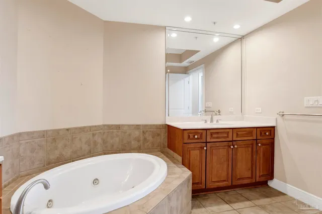 $2,600 | 612 Lost Key Drive, Unit 401B, Pensacola, FL 32507