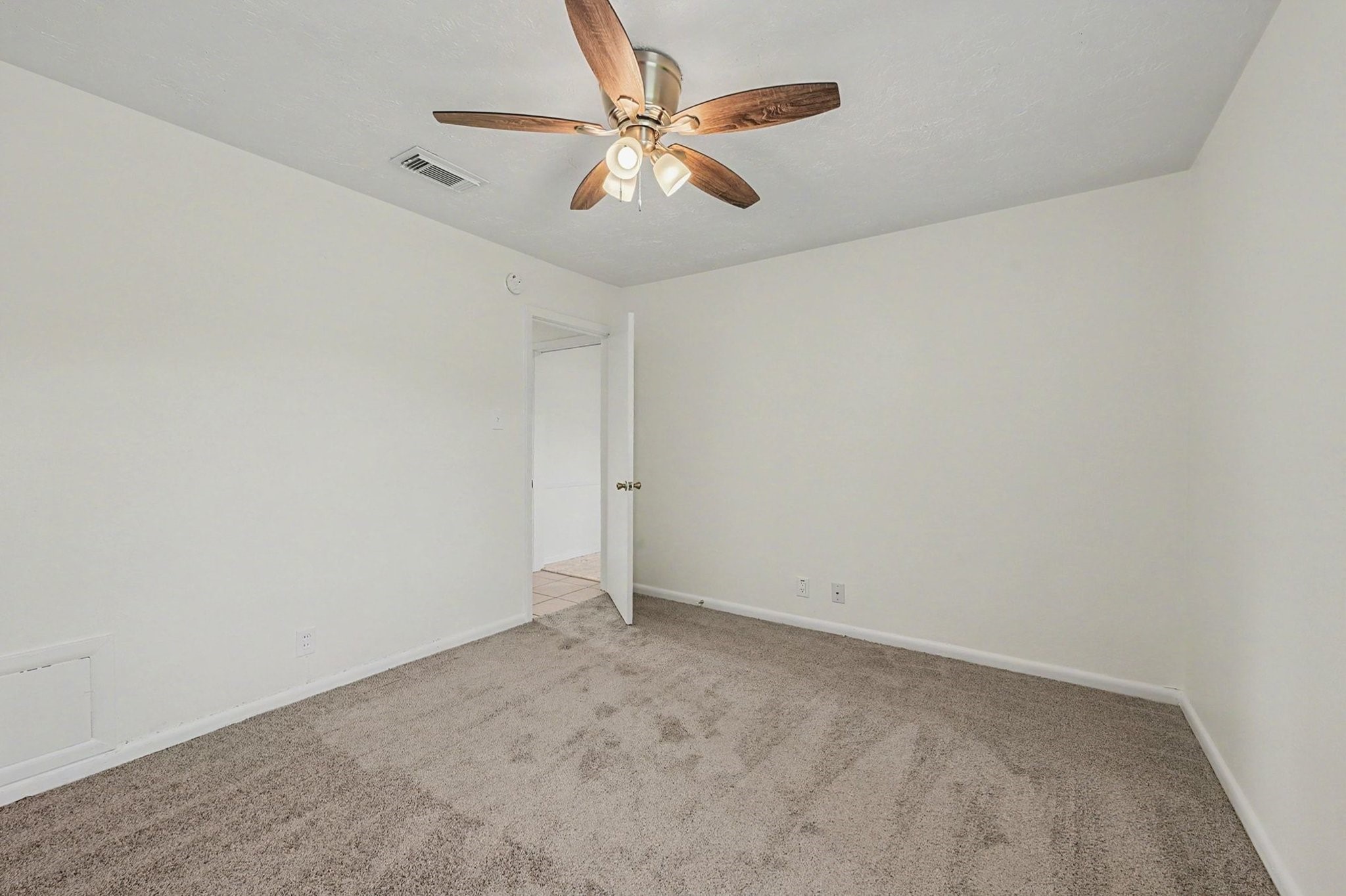 9315 Val Verde Street Houston, TX 77063 - Photo 12 of 27