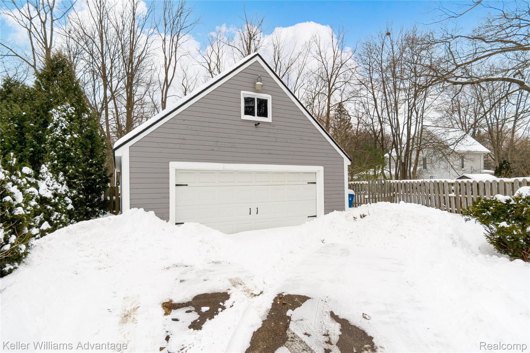 3565 Watkins Lake Road Waterford, MI 48328 - Photo 28 of 28 Garage.jpg