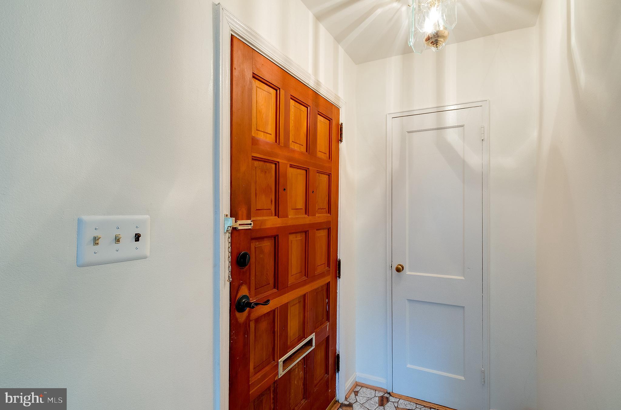 6159 1st Street Northeast Washington, DC 20011 - Photo 2 of 28 a view of walk in closet