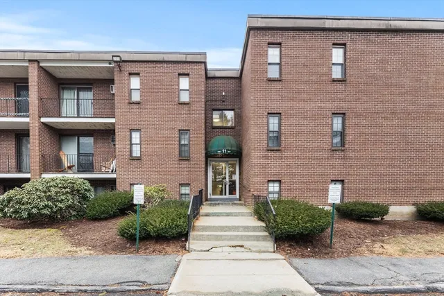 $320,000 | 11 Riverside Avenue, Unit 111, Danvers, MA 01923