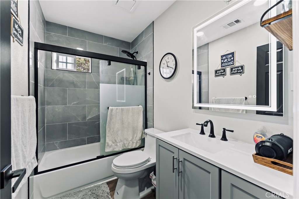 1422 South Exmoor Avenue Compton, CA 90220 - Photo 21 of 28