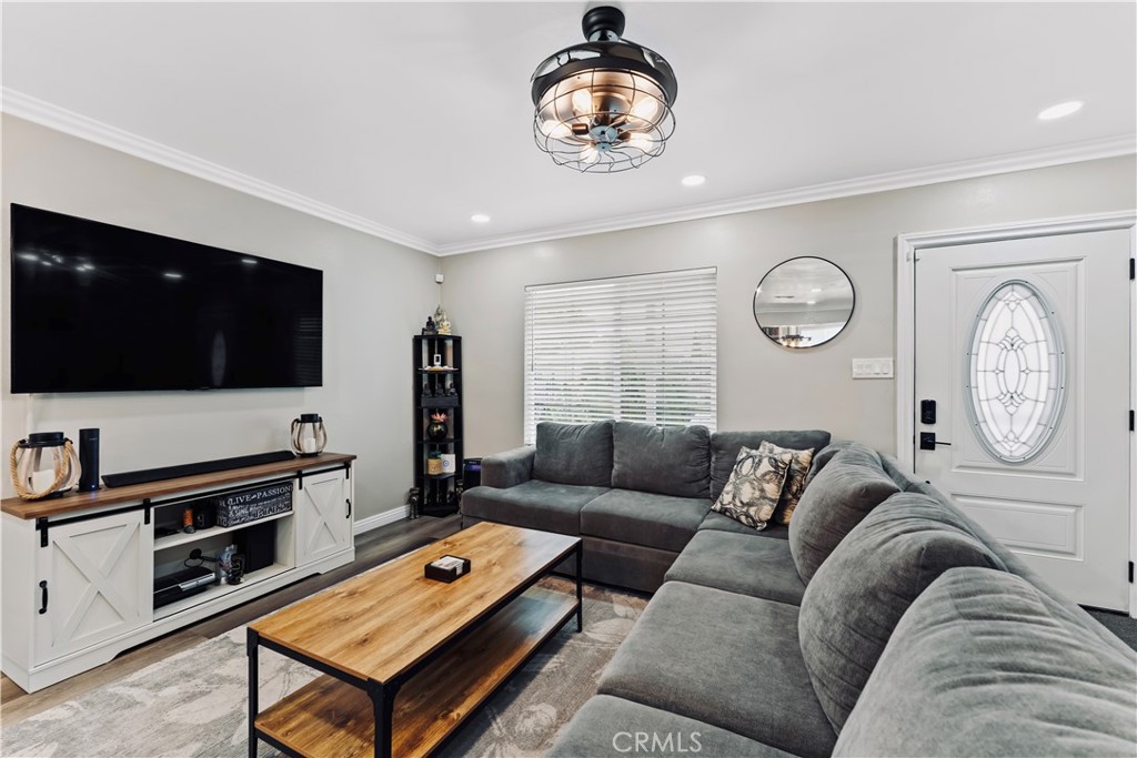 1422 South Exmoor Avenue Compton, CA 90220 - Photo 8 of 28