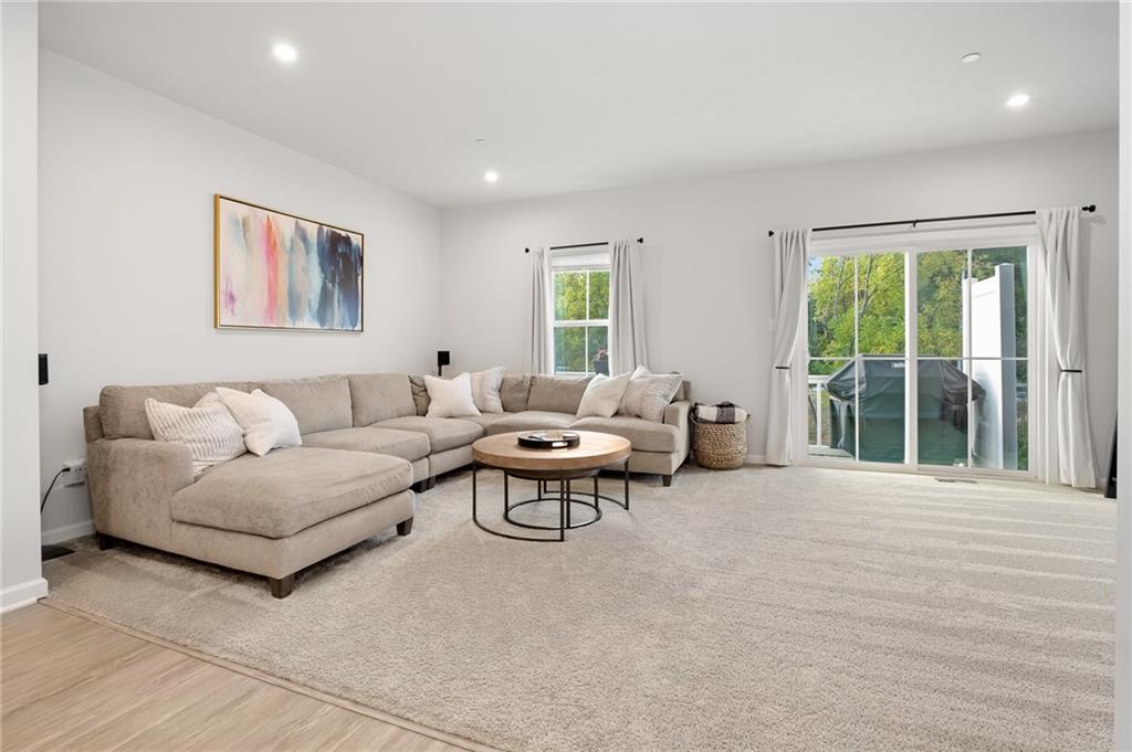 7208 Chestnut Way Gibsonia, PA 15044 - Photo 3 of 50 Spacious living room for relaxing.