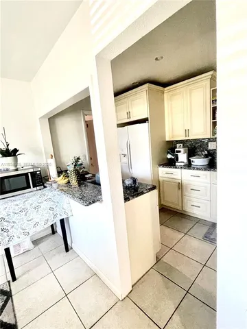 $3,900 | 4109 Hayes Street, Unit 4109, Hollywood, FL 33021