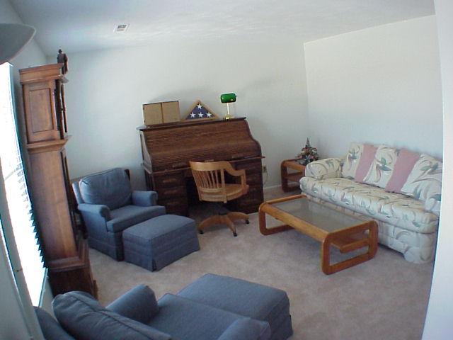 5030 Huntridge Road Roanoke, VA 24012 - Photo 15 of 26 Living Room