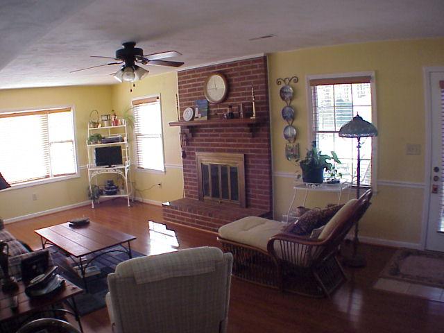 5030 Huntridge Road Roanoke, VA 24012 - Photo 24 of 26 Family Room w/Fireplace