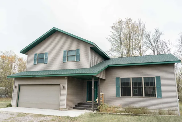 $450,000 | 1983 Highway 2, Florence, WI 54121