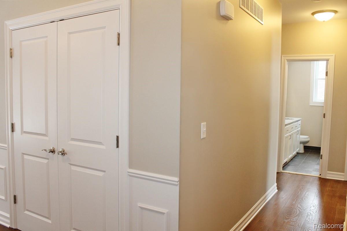 43483 Saltz Road Canton, MI 48187 - Photo 6 of 57 IMG_4223.JPG
