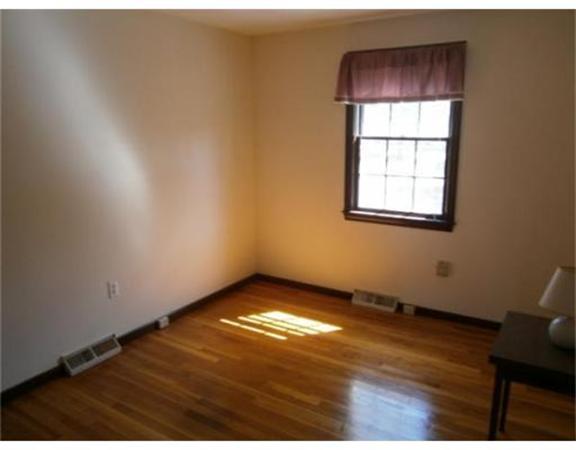 85 Valentine Road Northborough, MA 01532 - Photo 12 of 25 Gallery Image 12