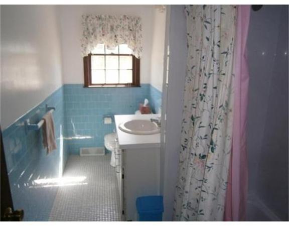 85 Valentine Road Northborough, MA 01532 - Photo 17 of 25 Gallery Image 17