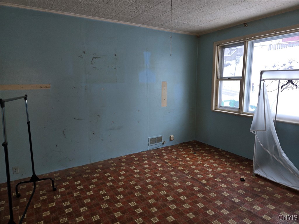 9226 Red Hill Road New Hartford, NY 13413 - Photo 5 of 17 Living Room