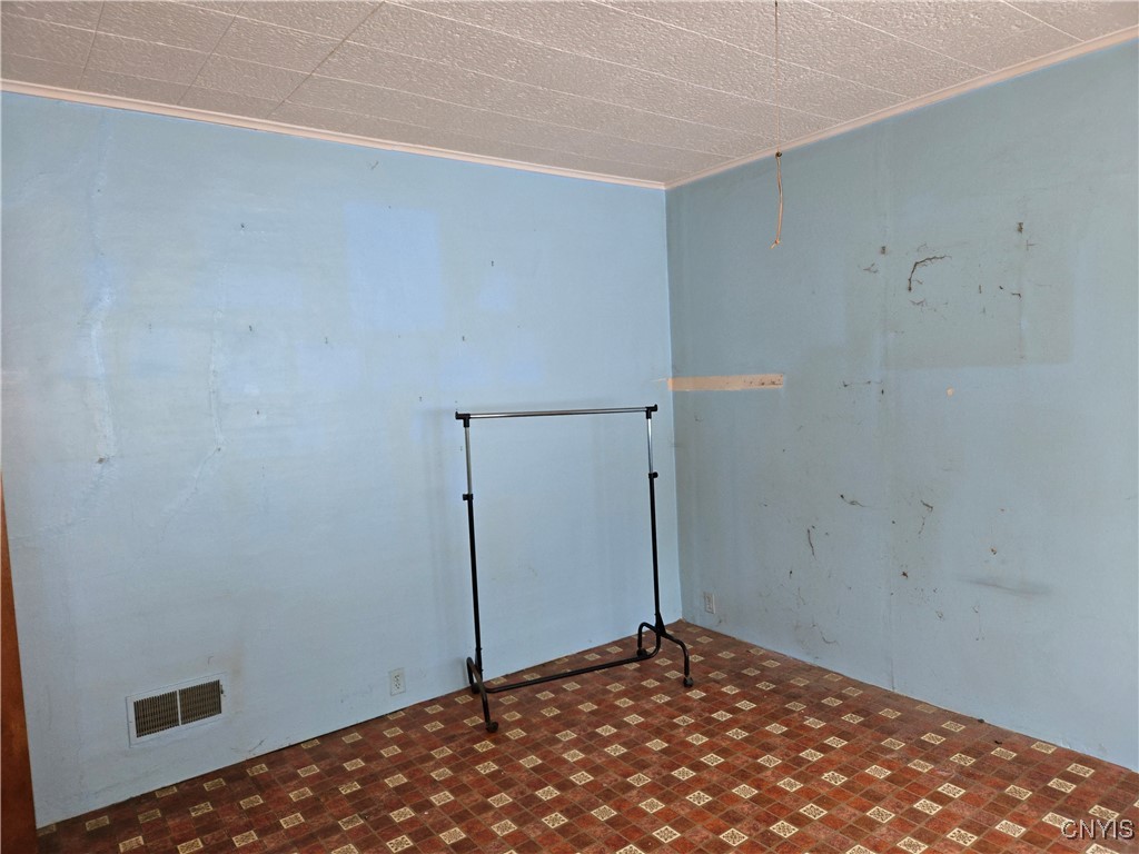 9226 Red Hill Road New Hartford, NY 13413 - Photo 6 of 17 Living Room