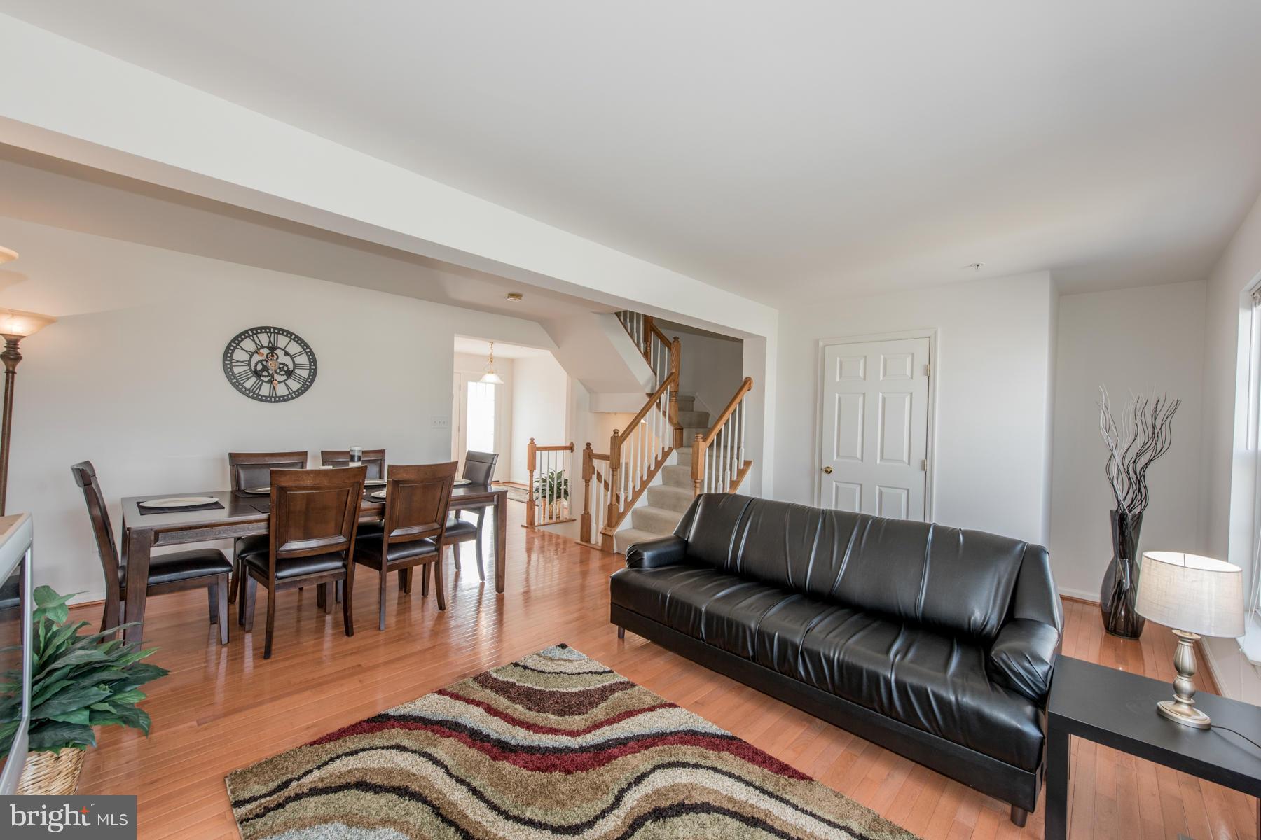 7601 Fairbrook Road Baltimore, MD 21244 - Photo 6 of 29 Living Room