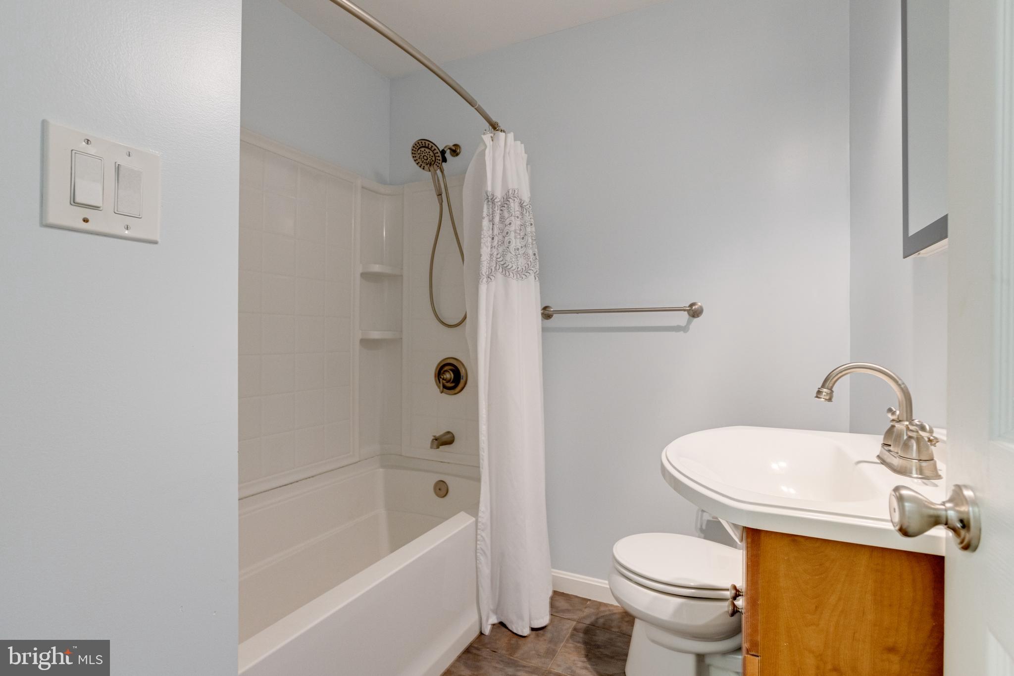 7704 Pecan Leaf Road Severn, MD 21144 - Photo 38 of 67 Hallway Full Bath