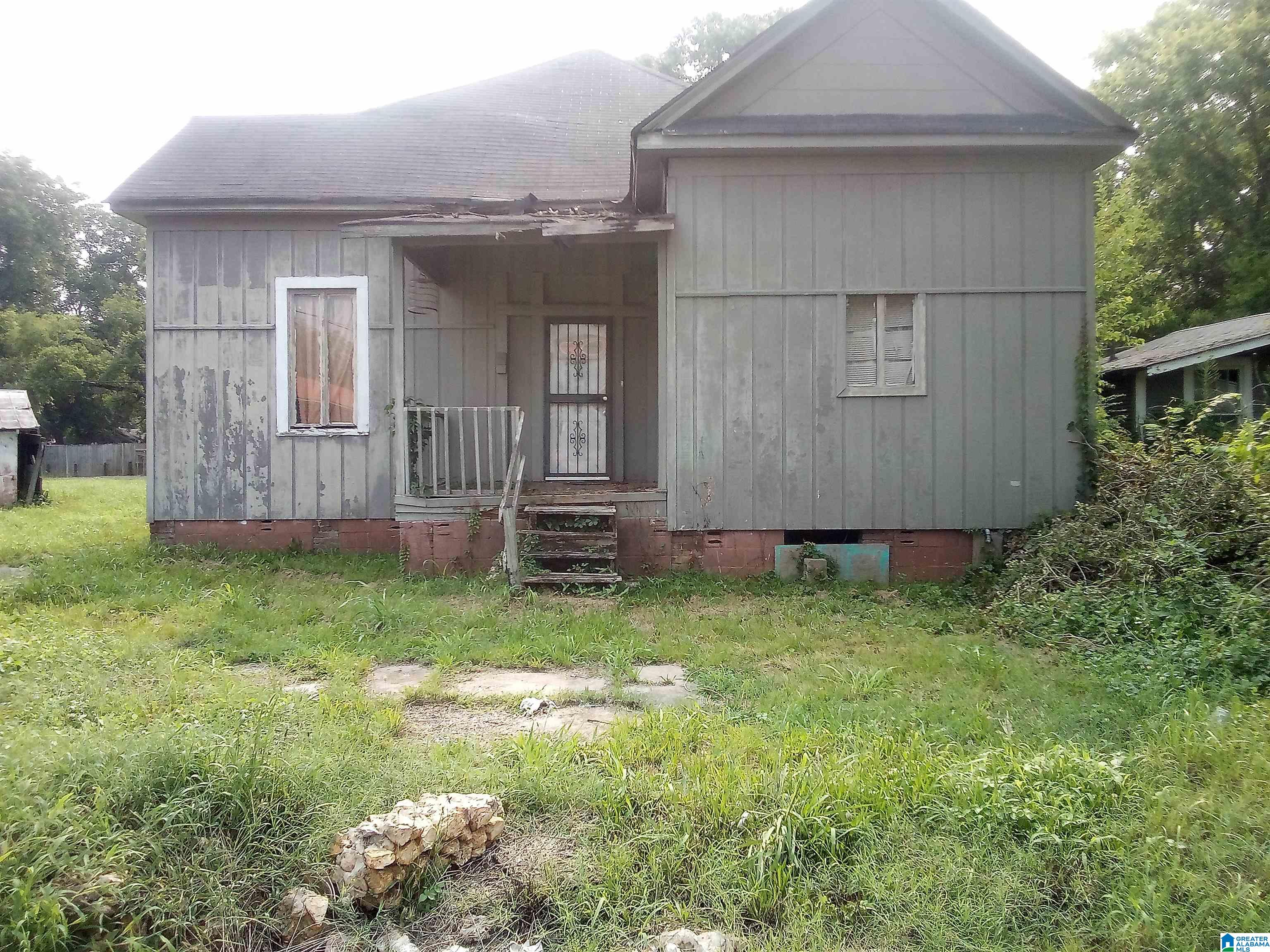 801 Southwest 27th Street Birmingham, AL 35211 - Photo 1 of 14