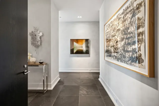 $2,295,000 | 400 West Huron Street, Unit 801, Chicago, IL 60654