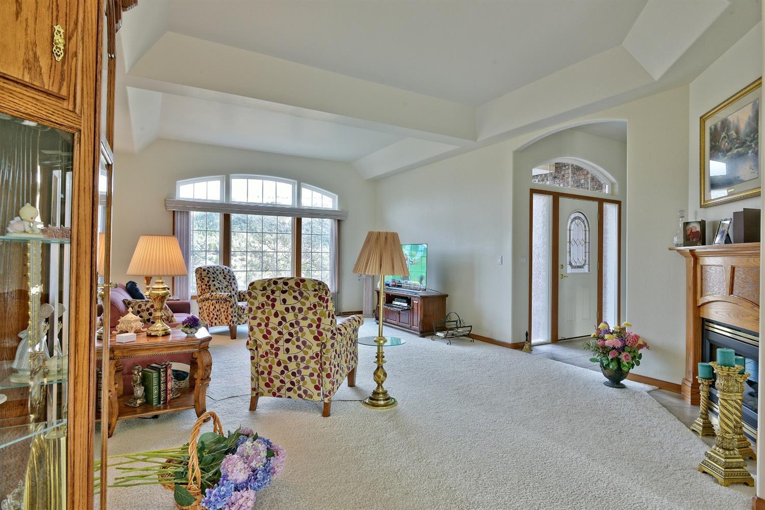 4774 South Fork Little Butte Creek Road Eagle Point, OR 97524 - Photo 14 of 34 Another view of the Living Room from the