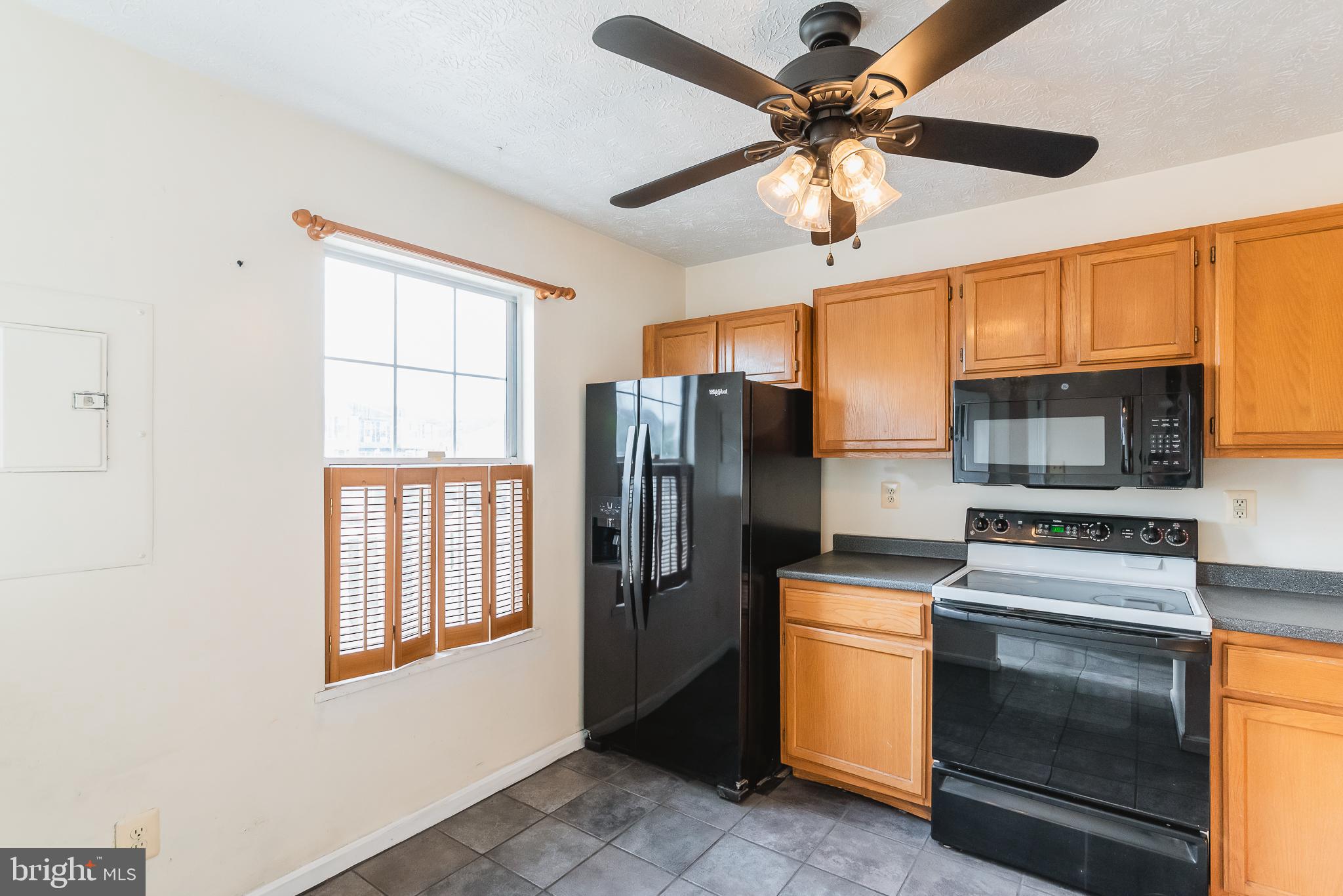 3922 Cutty Sark Road Middle River, MD 21220 - Photo 7 of 35 Kitchen