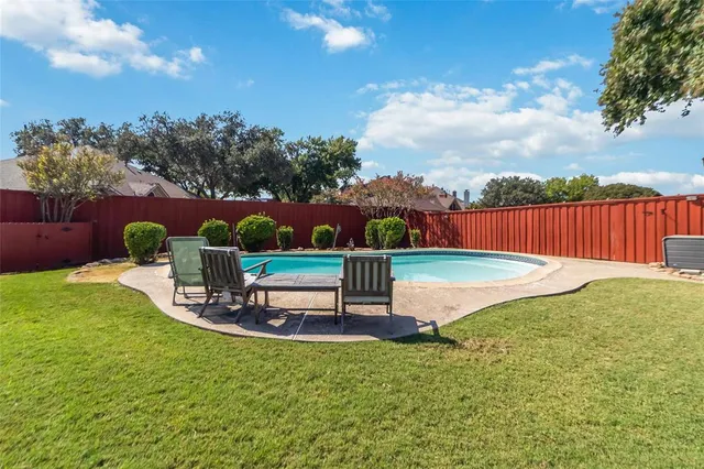 $392,000 | 1920 Avignon Court, Carrollton, TX 75007